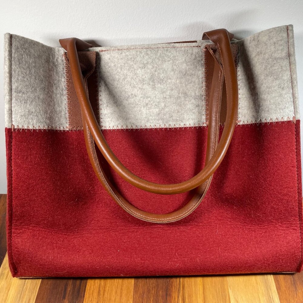 Graf Lantz wool felt bag